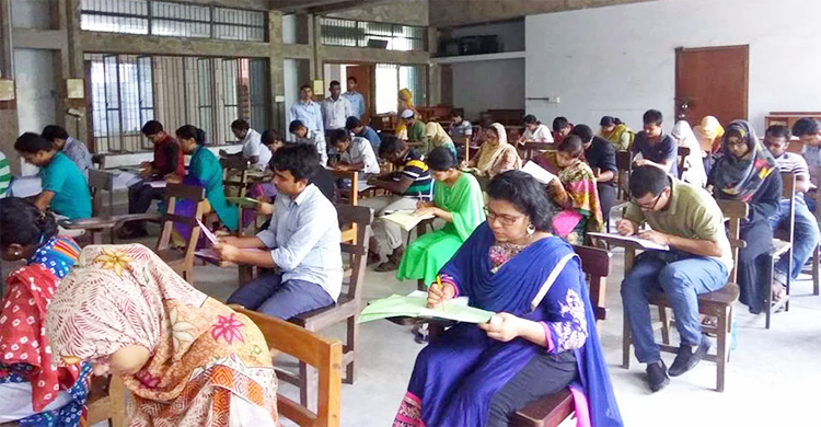 ৪৪তম বিসিএস প্রিলিমিনারি পরীক্ষা শুরু