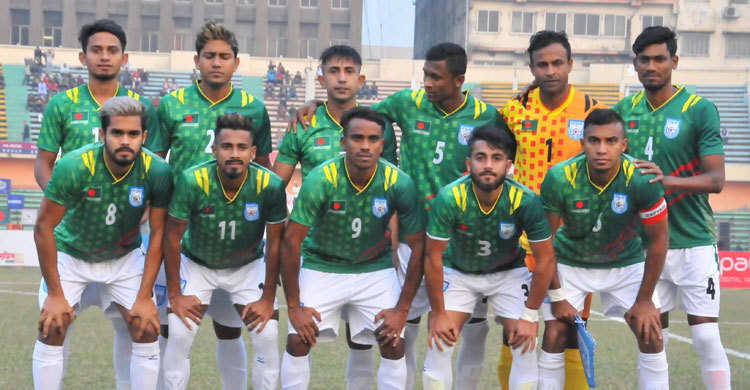 প্রথমার্ধে এগিয়ে লাল-সবুজের বাংলাদেশ