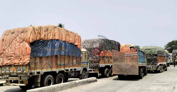 বেনাপোলে তীব্র পণ্যজট, খালাসের অপেক্ষায় কয়েকশ আমদানির ট্রাক