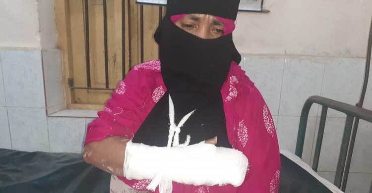 ছাত্রীকে উত্ত্যক্তের প্রতিবাদ করায় মা-ভাইকে পিটিয়ে আহত