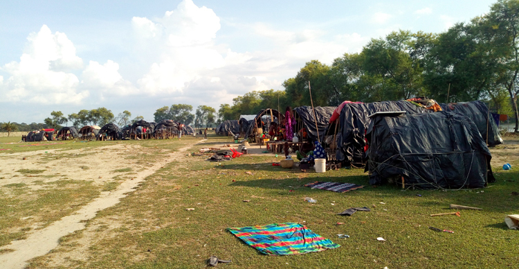 কষ্টে ভরা বেদে-জীবন