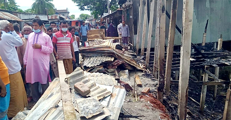 শরীয়তপুরে আগুনে পুড়ল ১৭ দোকান, কোটি টাকার ক্ষতি