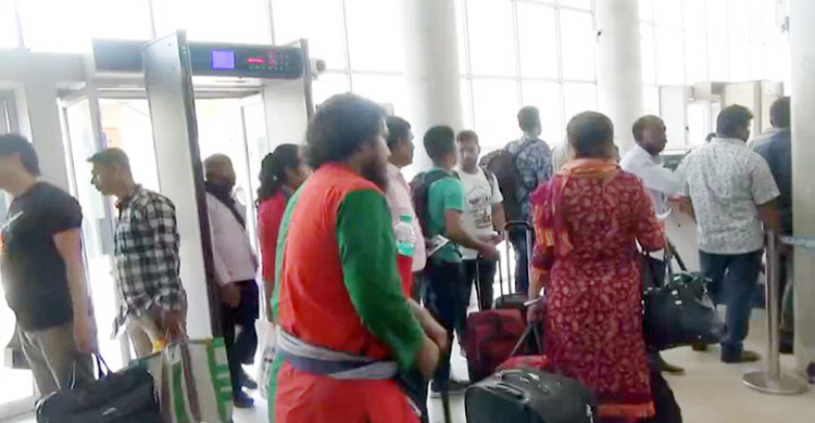 দু&rsquo;বছর পর বেনাপোলে ট্যুরিস্ট ভিসায় যাত্রী যাতায়াত শুরু