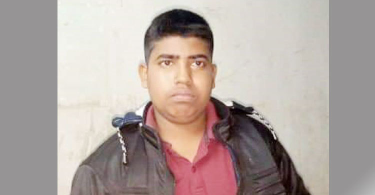 ইমিগ্রেশনে সিল জালিয়াতির অভিযোগে পাসপোর্টযাত্রী গ্রেফতার