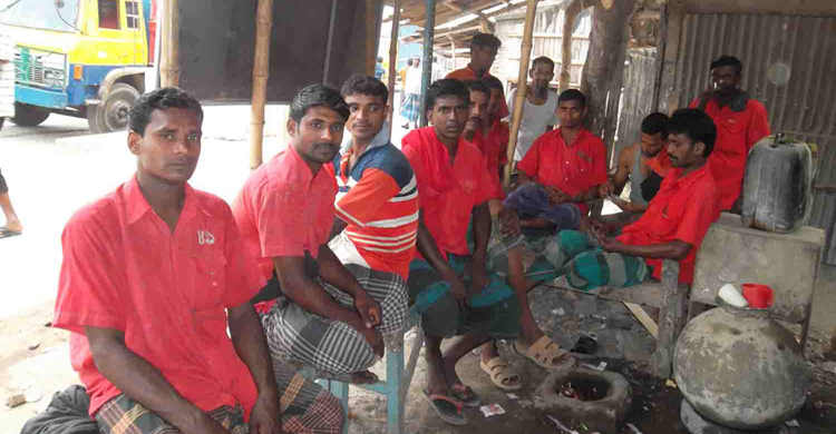 কনকনে শীতে কাঁপছে যশোর, স্থলবন্দরের কার্যক্রম ব্যাহত