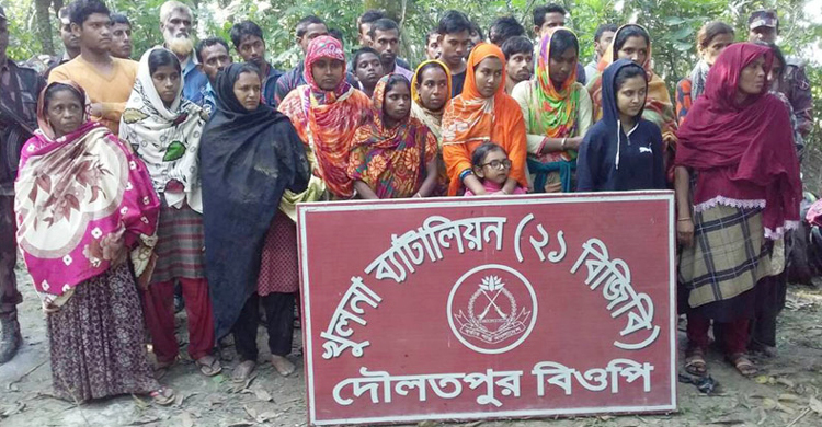 ভারত থেকে বাংলাদেশে ঢোকার সময় নারী-শিশুসহ আটক ৩২