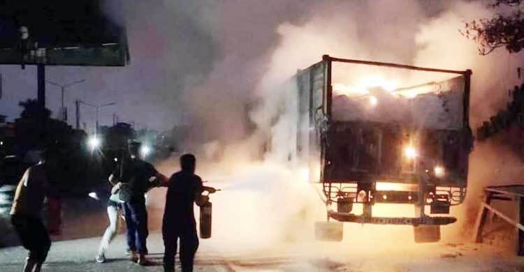 বেনাপোল বন্দরে অগ্নিকাণ্ডের ঘটনা তদন্তে ৭ সদস্যের কমিটি