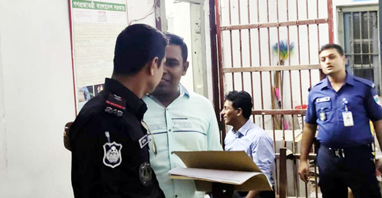 বেনাপোল কাস্টমসে স্বর্ণ চুরির তদন্তে এনবিআরের কমিটি
