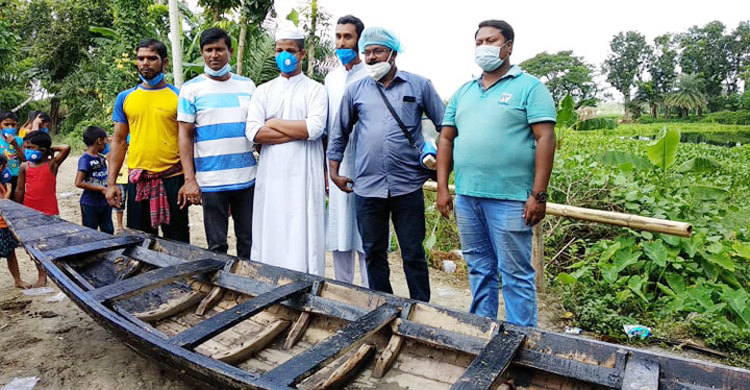 ভেলায় ভেসে সুমনকে আর মাদরাসায় যেতে হবে না
