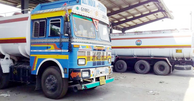 বেনাপোল দিয়ে ভারত থেকে এল ১৯৮০ টন অক্সিজেন