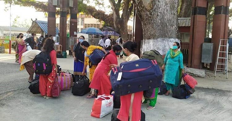 দেশে ফিরল ভারতে পাচার হওয়া শিশুসহ ৮ নারী