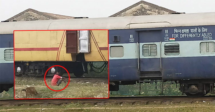 বেনাপোলে সড়ক বন্ধ করে রেলের পণ্য খালাস, পথচারীদের দুর্ভোগ