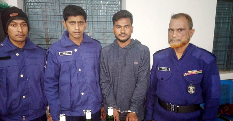 বেনাপোলে বিদেশি মদসহ যুবক আটক