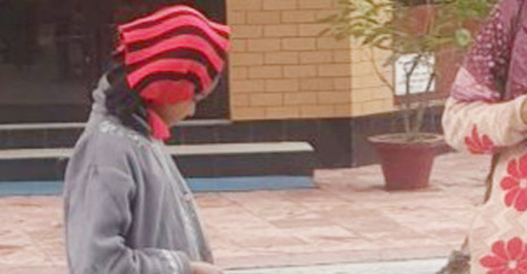 ভারতে পাচার হওয়া কিশোরীকে বেনাপোলে হস্তান্তর