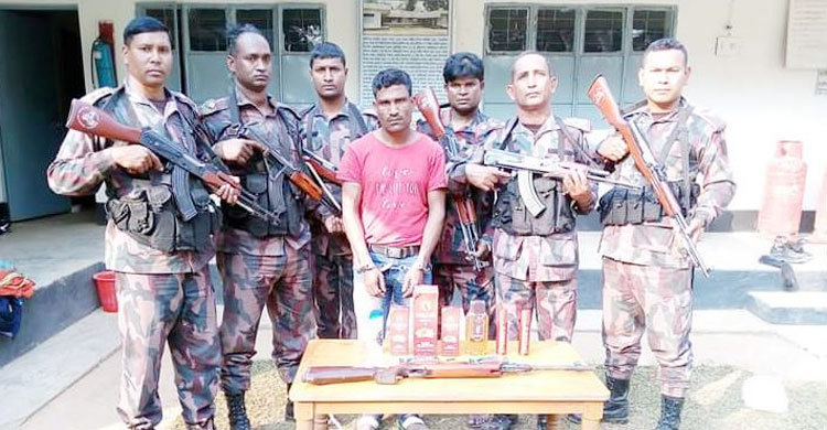 মৌলভীবাজারে অস্ত্রসহ ভারতীয় নাগরিক গ্রেফতার