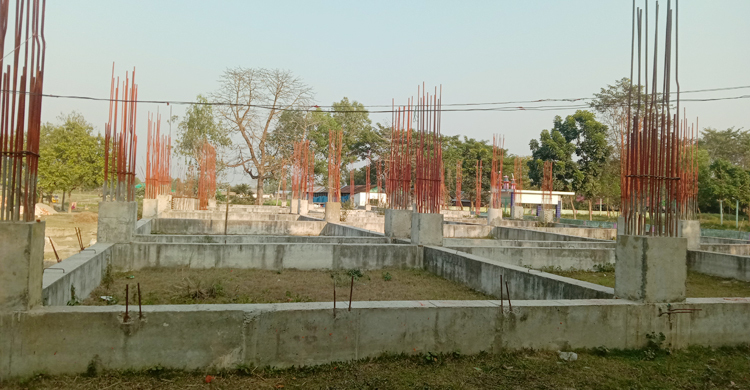 আড়াই বছরেও শেষ হয়নি ভৈরব মডেল মসজিদের নির্মাণকাজ