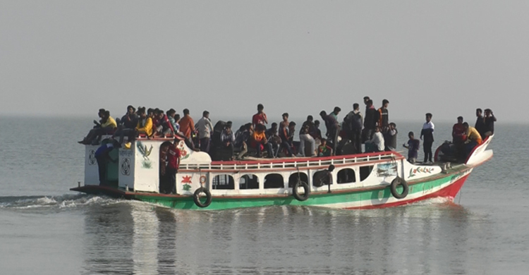ভোলায় লঞ্চ চলাচলে ৭ মাসের নিষেধাজ্ঞা