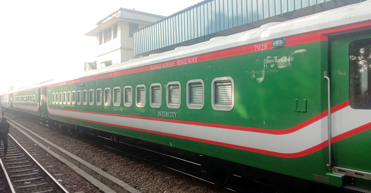 হুক ভেঙে ইঞ্জিন থেকে বিচ্ছিন্ন বগি, ৩ ঘণ্টা পর চলাচল স্বাভাবিক