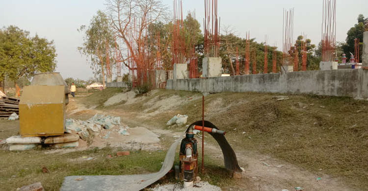 আড়াই বছরেও শেষ হয়নি ভৈরবের মডেল মসজিদের নির্মাণ কাজ