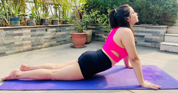 ব্যায়ামের ছবিতে মুগ্ধতা ছড়ালেন ভাবনা