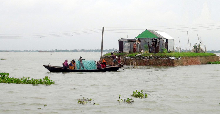 দু’দিনেও খোঁজ মেলেনি বর্ষার পানিতে পড়ে নিখোঁজ শিশুর