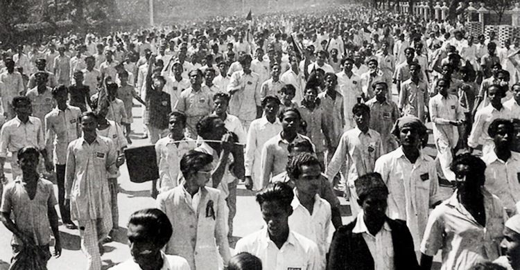 ভাষা আন্দোলনের সমর্থনে প্রথম কবিতা ছাপিয়েছিলেন যিনি