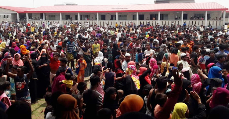 ভাসানচরে রোহিঙ্গাদের বিক্ষোভ