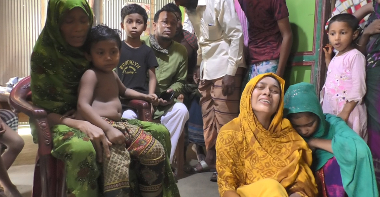 ৬ দিনেও সন্ধান মেলেনি ৮ জেলের, কান্না থামছে না পরিবারের