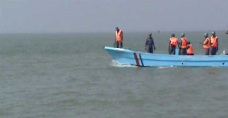 মেঘনায় ট্রলার ডুবে নিখোঁজ ১৩, একজনের লাশ উদ্ধার
