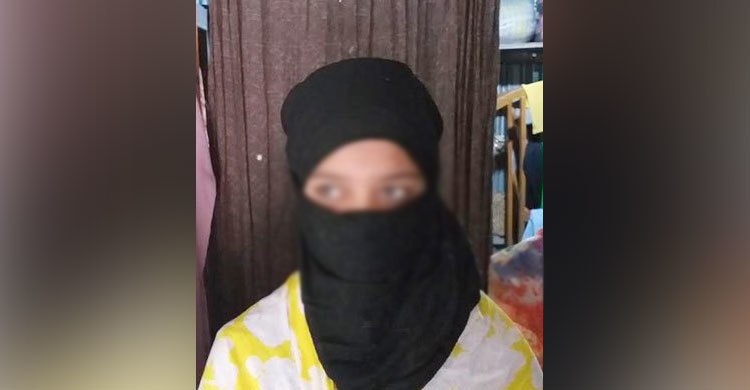 বখাটের ভয়ে জেএসসি পরীক্ষার্থীকে নিয়ে পালিয়ে বেড়াচ্ছে পরিবার
