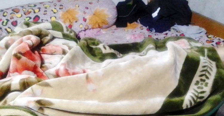 গৃহবধূর মরদেহ ফেলে পালাল স্বামীসহ শ্বশুরবাড়ির লোকজন