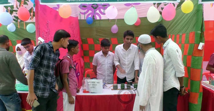 কাদা থেকে বিদ্যুৎ তৈরি করে তাক লাগালো স্কুলছাত্র সাইদুর