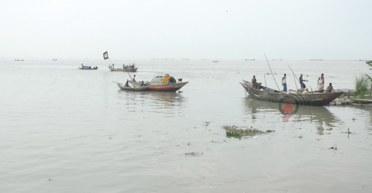 শঙ্কা কাটিয়ে ফের সাগরে মাছ শিকারে জেলেরা