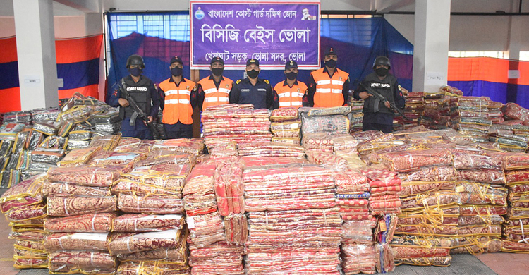 ভোলায় জাহাজ থেকে ৮ কোটি টাকার বিদেশি শাড়ি-থ্রিপিস উদ্ধার