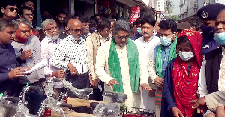 টিআর কর্মসূচির আওতায় বাইসাইকেল পেলো ৯৫ শিক্ষার্থী