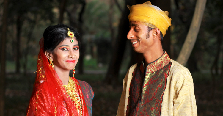 কুলি-গৃহকর্মী দম্পতির শখ পূরণ করলো বিদ্যানন্দ