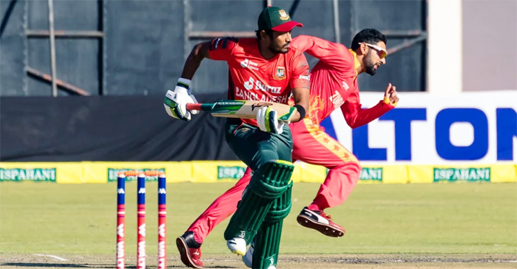 ছক্কা মেরে ফিফটি তিন বছর পর ওয়ানডেতে ফেরা বিজয়ের