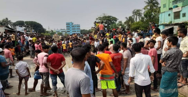 নারায়ণগঞ্জে মহাসড়কে ৬ ঘণ্টা পর যান চলাচল শুরু