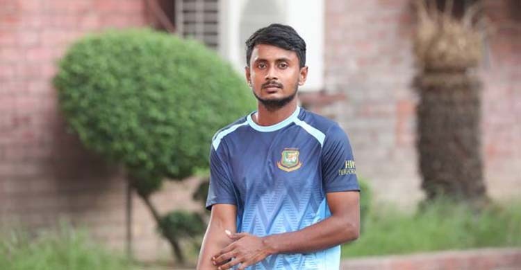 জিম্বাবুয়েতে বসে বাবার মৃত্যুসংবাদ পেলেন বিপ্লব