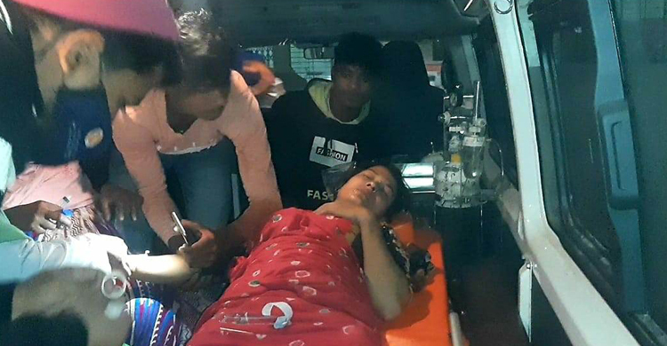 ঘরে গিয়ে বোরকা পরে আসার কথা বলে নারীর বিষপান