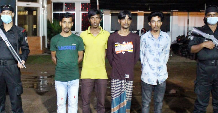 টাকার বিনিময়ে পর্নোভিডিও সরবরাহ, গ্রেফতার ৪