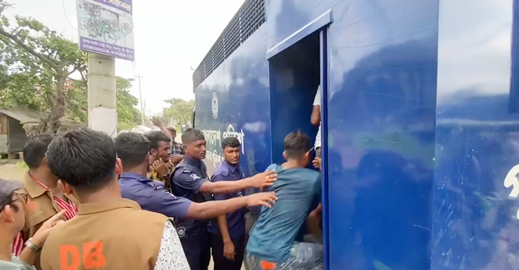 পুলিশ-শ্রমিকলীগ নেতার মামলায় বিএনপির ১৩৬৫ জনকে আসামি