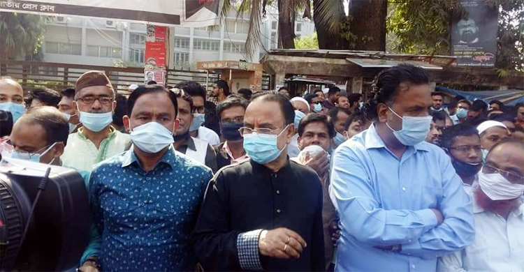 ঢাকায় থাকতে হলে জিয়ার সাইনবোর্ড লাগাতে হবে : গয়েশ্বর