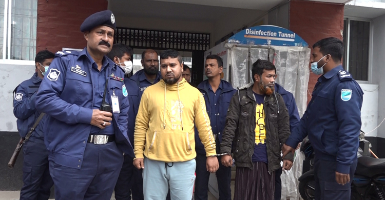 ঋণ ও চাকরির নামে অর্ধকোটি টাকা নিয়ে উধাও
