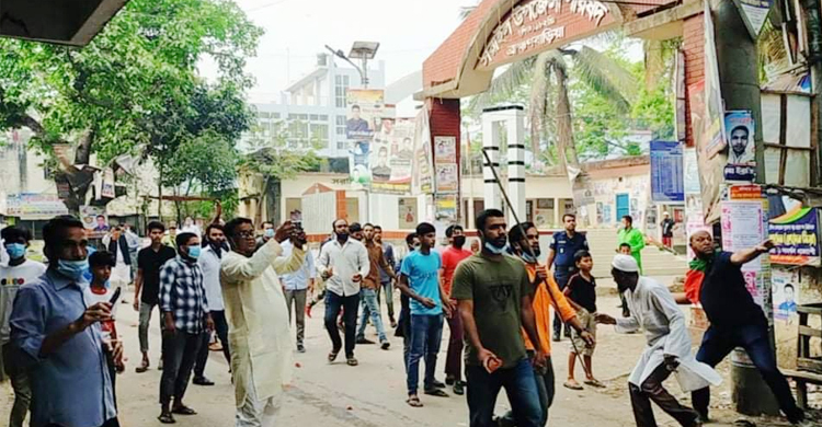 ব্রাহ্মণবাড়িয়ায় শহীদ মিনারে ফুল দেয়া নিয়ে বিএনপির দু’পক্ষে সংঘর্ষ