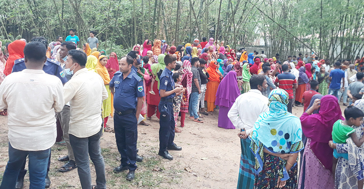 নিখোঁজের ৩ দিন পর ডোবায় মিললো নরসুন্দরের গলাকাটা মরদেহ