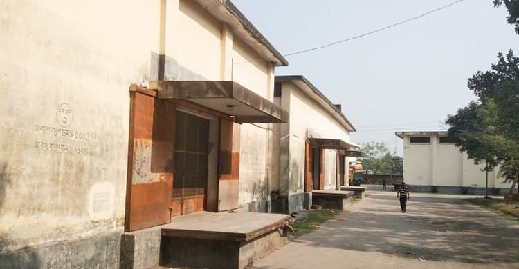 সরকারি গুদামে পড়েনি একমুঠো ধান-চাল, ১২ মিল মালিককে শোকজ