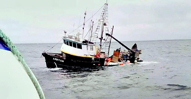 Five go missing in Ctg boat capsize