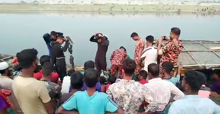 ব্রহ্মপুত্র নদে ঘুরতে গিয়ে নৌকাডুবি, দুই শিশু নিখোঁজ