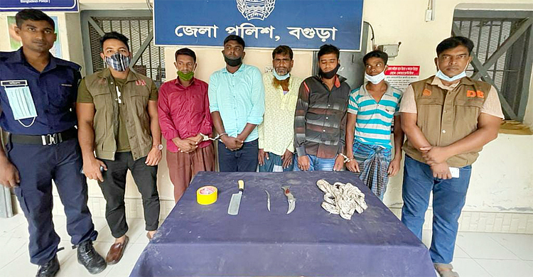 বগুড়ায় অস্ত্রসহ ডাকাত দলের ৫ সদস্য গ্রেফতার